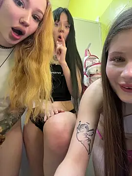 KnockKnock-'s Live XXX Chat
