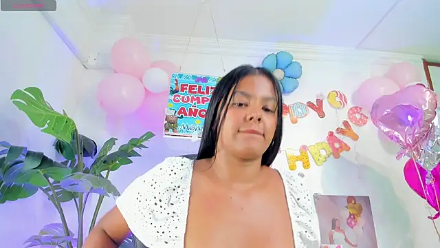 Chatroom XXX en direct de JANYLOVE__