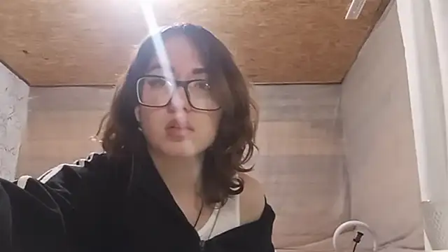 OliviaMoment's Live XXX Chat