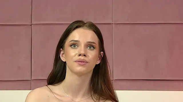 LunnaHayes 现场聊天室