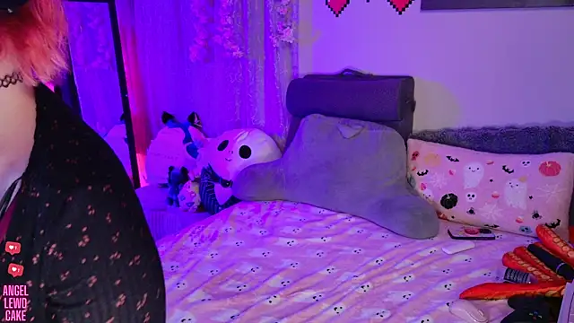 Angel-Lewd-Cake's Webcam Show