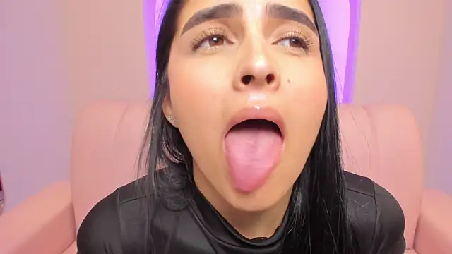 Chat +18 de MiaLiore_ ao vivo