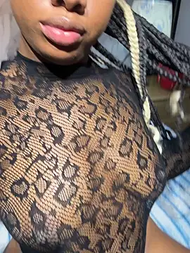 Niyirey1 Live XXX-Chat