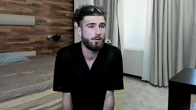 KyloEast Chat XXX live