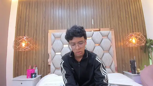 adams_bobby 现场聊天室