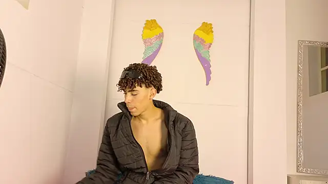 Monyel_Blake Chat XXX in diretta