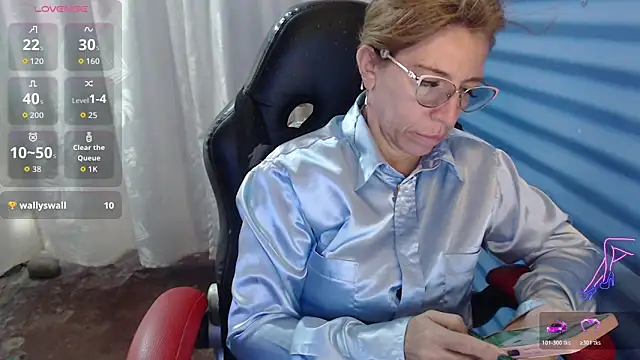 Chat +18 de Chayla_Ruiz ao vivo