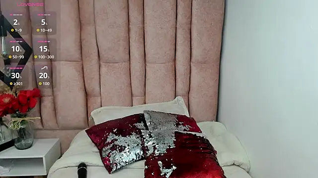Issa_Milf__ 现场XXX聊天