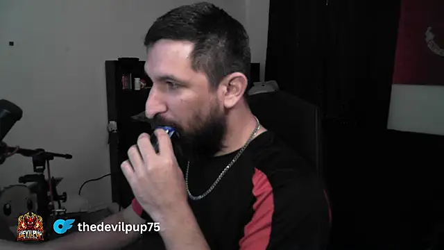 DevilPup75_ লাইভ XXX চ্যাট