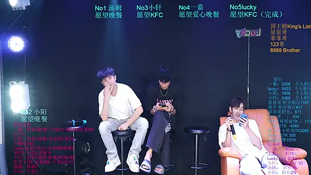 Zouzouboy-001's Live XXX Chat