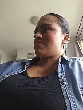Chat XXX en directo de ALEJA__22