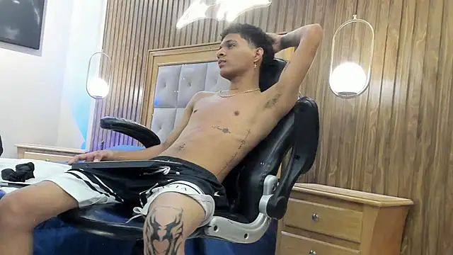 دردشة Mael_Jason الجنسية المباشرة