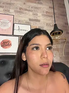 CherrySmirkXXX Chat XXX in diretta
