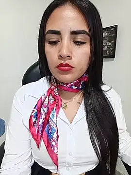 MAYE__13 Adlı Modelin Canlı XXX Sohbeti