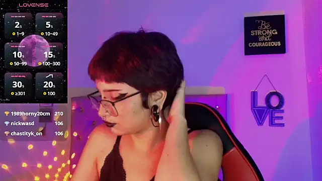 akiradoom's Live XXX Chat