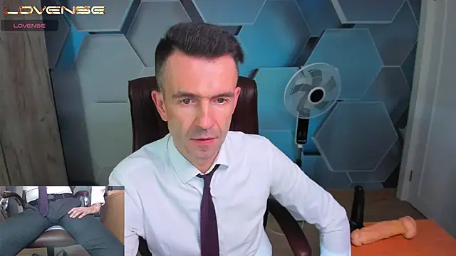 XXX chat uživo modela SteveTiger