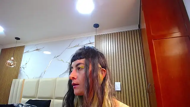 Naughty_Kittenm Adlı Modelin Canlı XXX Sohbeti
