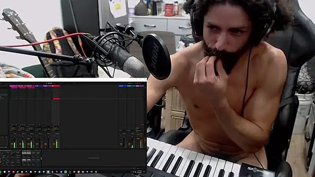 Stringin69n Live XXX chat