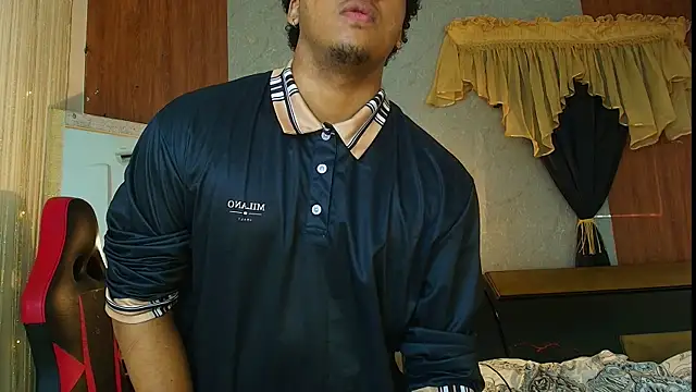black_king_241 Adlı Modelin Web Kamerası Şovu