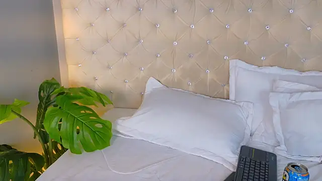 VioletBloomm Live XXX-Chat