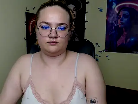 Chat +18 de RinaRiii ao vivo