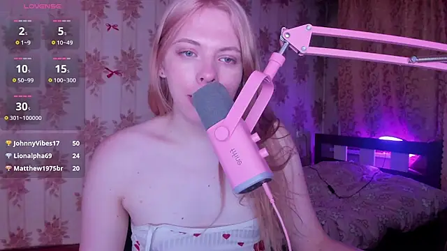 Cutie_Bambi's Webcam Show