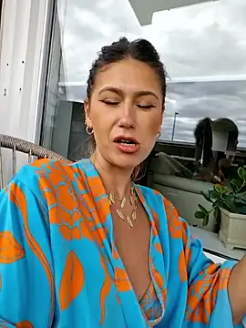 צ'אט XXX בשידור חי של CelynaRoss