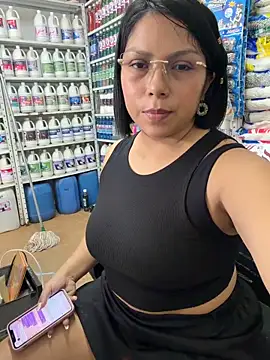 Chatroom XXX en direct de ISABELLA__LUNA