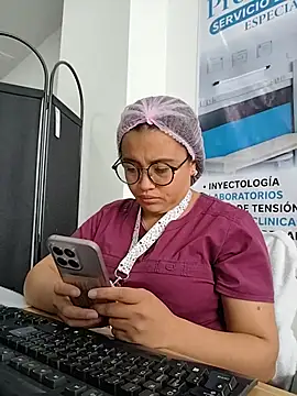 Nurse_Alice-7 Adlı Modelin Canlı XXX Sohbeti