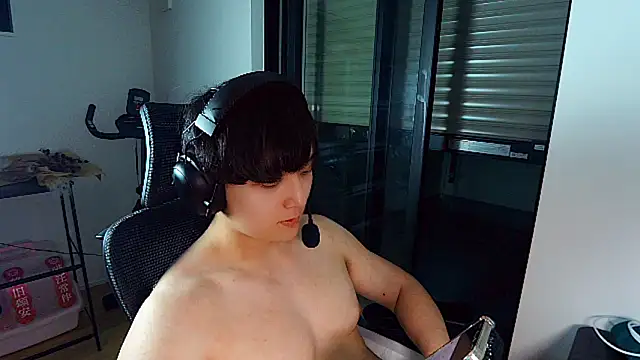 Tkcqcc élő XXX-chatje