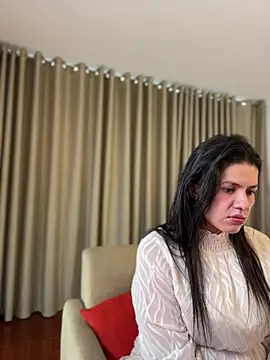 دردشة Zandrina الجنسية المباشرة