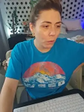 Ellie-Elizabeth Live XXX-Chat