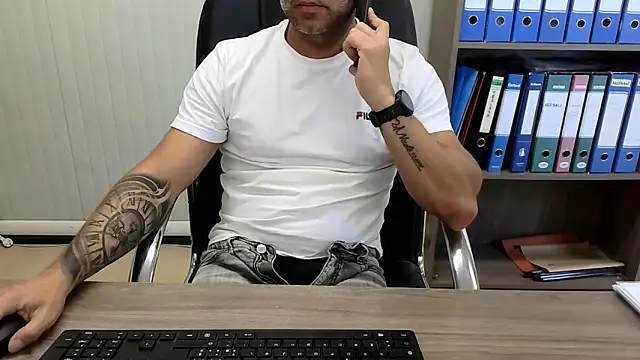 Evasionee live XXX chat