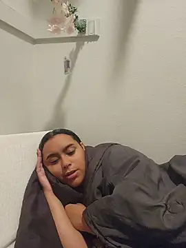 cinnaminnie's Live XXX Chat