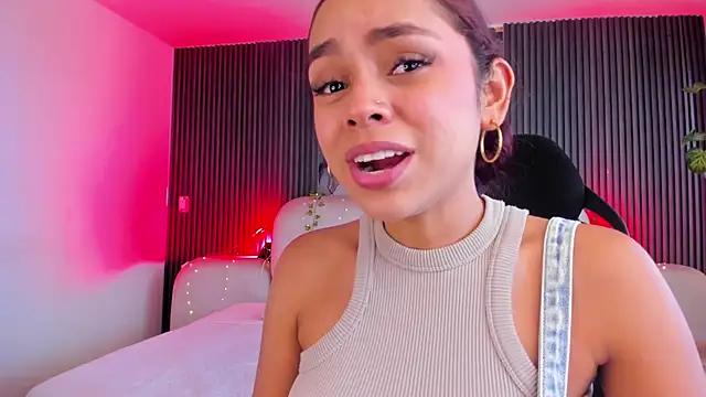 CarolineFyre's Live XXX Chat