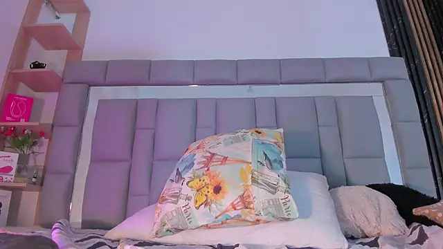 Nova-Zay's Live XXX Chat