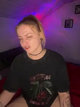 CherryyCheeks 现场XXX聊天