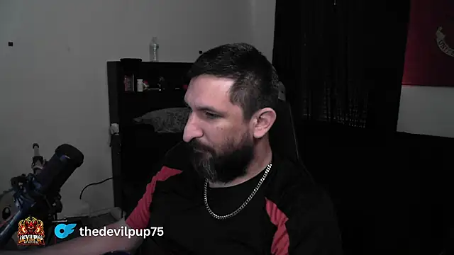 DevilPup75_ élő XXX-chatje