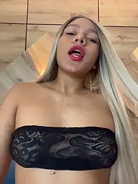 Chat +18 de MiaBlonde1 ao vivo