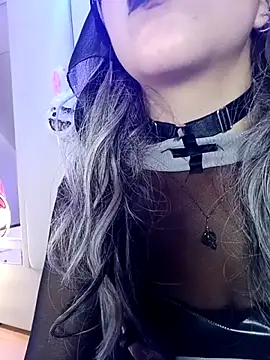 ivannabellini's Live XXX Chat