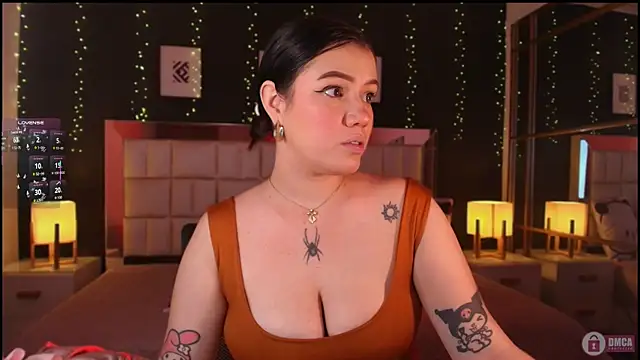 emmy_wattsoon's Live XXX Chat