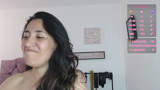Chat XXX en directo de violeta_scott