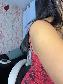 UrNewFantasy's Live XXX Chat