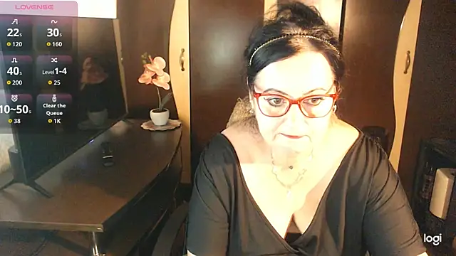 exiMIlf's Live XXX Chat