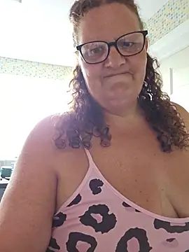 MissQueenBeex élő XXX-chatje