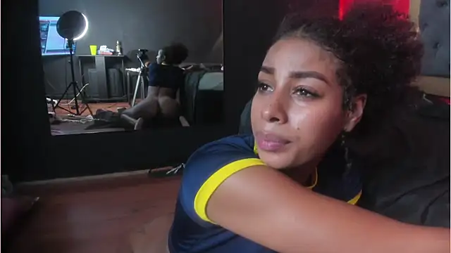 Chat +18 de YayaHilton ao vivo
