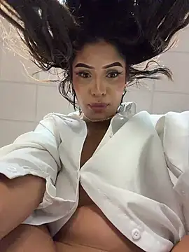 دردشة MystiqueXXX الجنسية  المباشرة