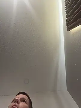 JockNThirsty: διαδικτυακό σόου στην κάμερα