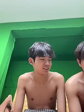 Chatroom XXX en direct de -OvO-