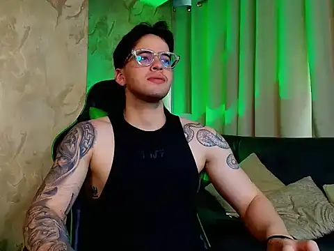 RONNY_COLTON's Live XXX Chat